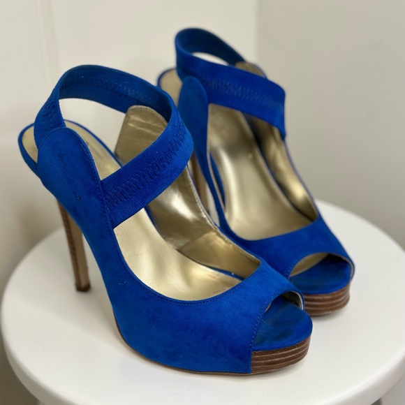 Le Chateau Blue Suede Heels - Picture 6 of 7